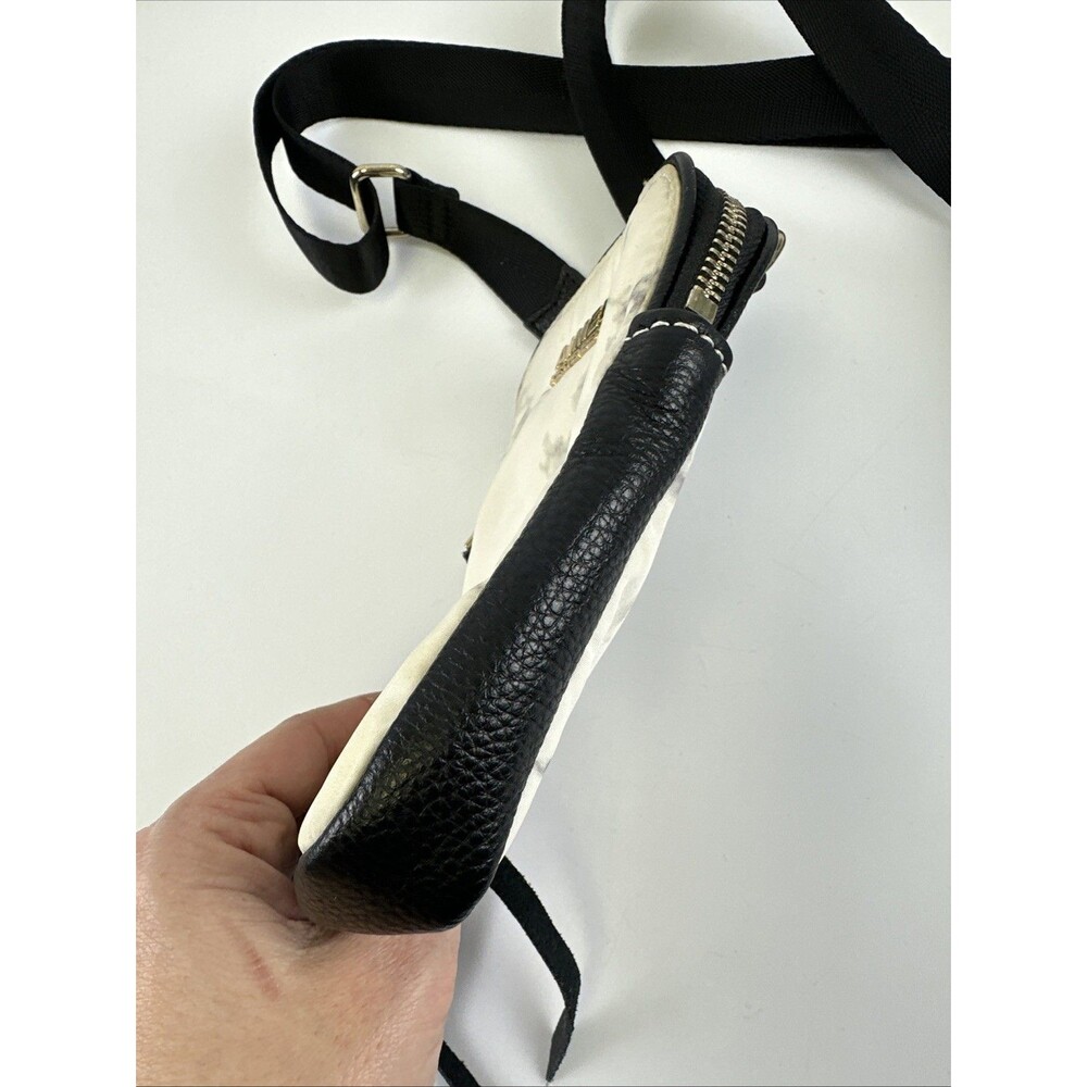 Aimee Kestenberg "Just Saying" Crossbody Marble Print And Black Cosmetic Bag Zip - Picture 3 of 16
